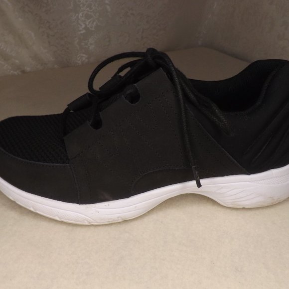 💥SALE💥Easy Street Sneakers- Women's 7.5M - Picture 7 of 9